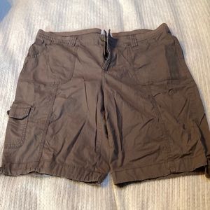 St John’s Bay cargo Bermuda shorts size 14